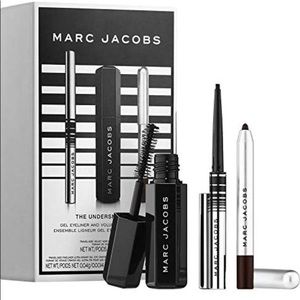 ⭐️NIB Marc Jacobs “The Undersmoke Kit”⭐️